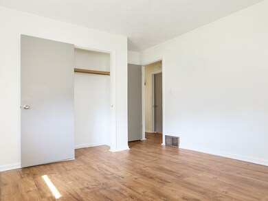 21637 Clydesdale Dr, Goshen, IN 46528 - photo 4