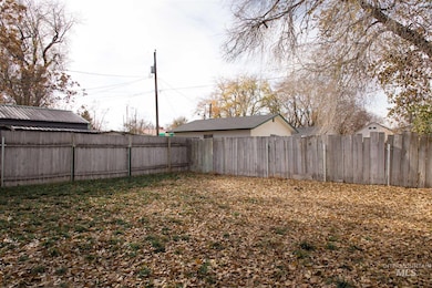 717 NW 2nd St, Ontario, OR 97914 - photo 6