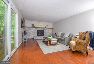 15013 Woodglen Ct, Dumfries, VA 22025 - photo 6