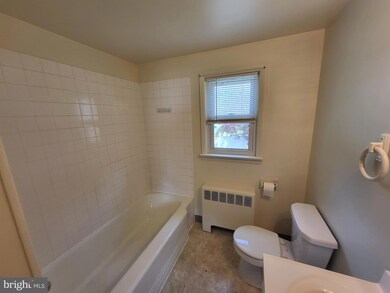 649 N Warren St unit 2ND FLOOR, Orwigsburg, PA 17961 - photo 7