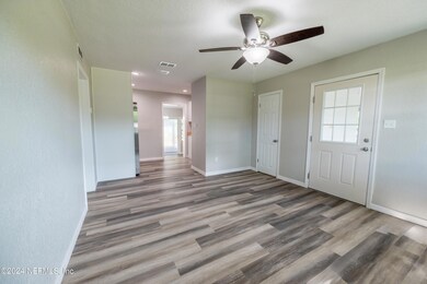 1305 Blanding St-26