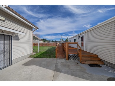 150 N 11th St, Lakeside, OR 97449 - photo 6