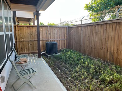 1032 Melneeka Ln, Houston, TX 77091 - photo 4