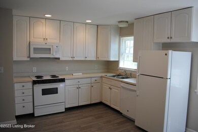 9504 Plumwood Rd, Louisville, KY 40291 - photo 5