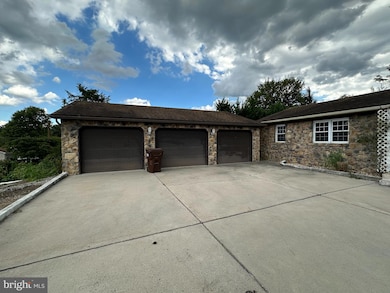 4080 Dixie Ave, Chambersburg, PA 17202 - photo 4