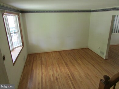 8628 Rock Oak Rd, Parkville, MD 21234 - photo 7