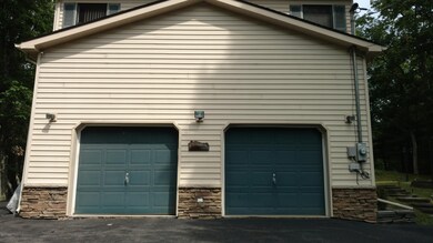 54 Willows Dr, Hawley, PA 18428 - photo 5