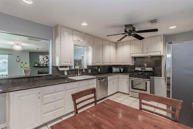 333 Lawana Dr, Bedford, TX 76022 - photo 7