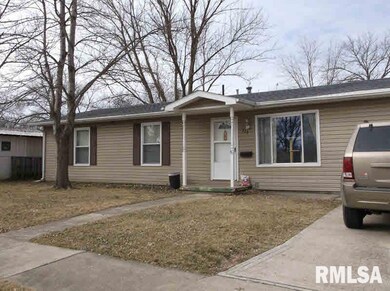 227 S Capitol St, Harrisburg, IL 62946 - photo 2