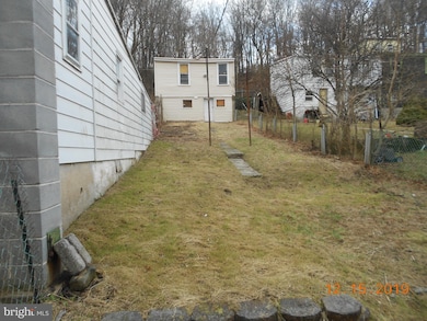 504 Washington St, Tamaqua, PA 18252 - photo 4