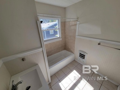 1404 Stevens Ln, Mobile, AL 36618 - photo 5