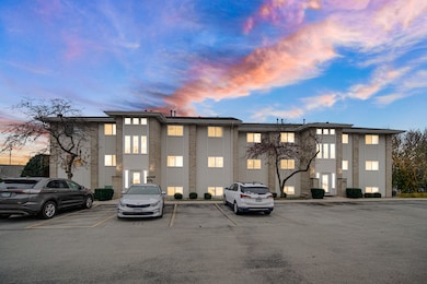 2034 Manico Ct unit 200, Crest Hill, IL 60403 - photo 2