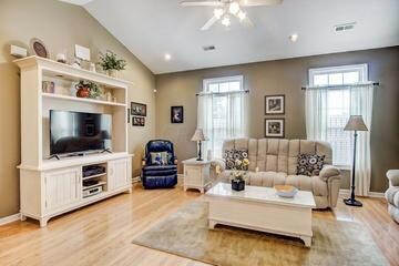 105 Camber Dr unit 105, Circleville, OH 43113 - photo 6