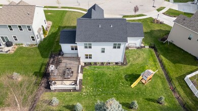 8-Exterior_1271 Evergreen Trail