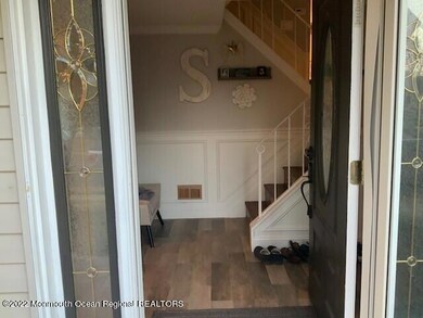 FRONT ENTRANCE -FOYER