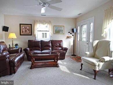 1045 Willow St, Southampton, PA 18966 - photo 3