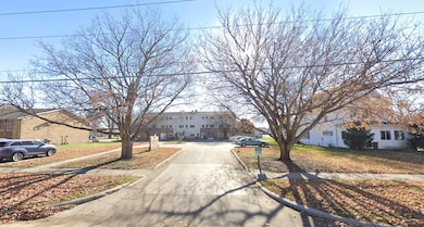 904 E Milwaukee Ave, Storm Lake, IA 50588 - photo 4