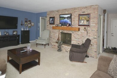 1237 2nd St_04