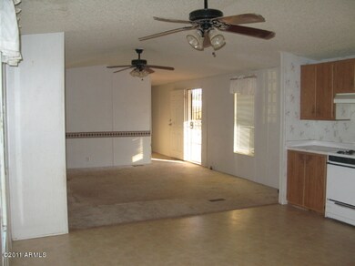 Family Room(2)