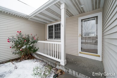 11513 N Lake Dr, Holland, MI-4