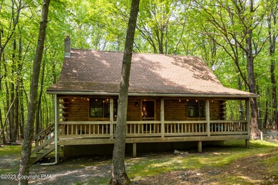 572 W Chipmunk Rd, Bushkill, PA 18324 - photo 2