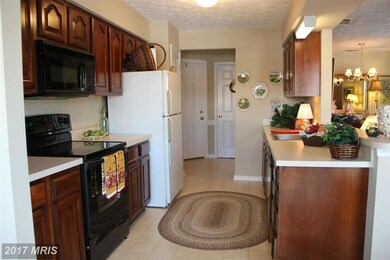 2406 Forest Edge Ct unit 204, Odenton, MD 21113 - photo 3