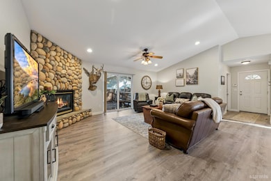 1567 Ojibwa St, South Lake Tahoe, CA 96150 - photo 5