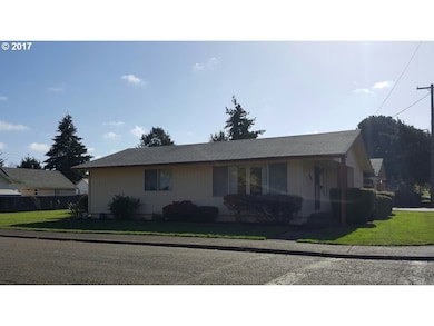 605 SW 1st St, Sheridan, OR 97378 - photo 3