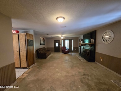 542 Southgate Rd, Hattiesburg, MS 39401 - photo 3