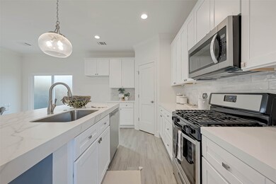 5125 Golden Forest Dr, Houston, TX 77091 - photo 4