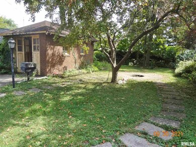 522 N Mclean St, Lincoln, IL 62656 - photo 2