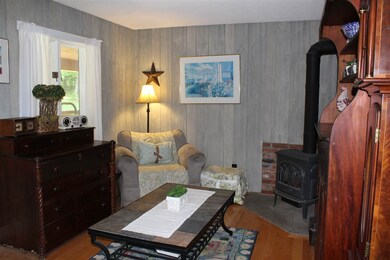 413 Skyline Dr, Pomfret, VT 05068 - photo 4