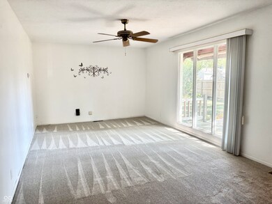 733 Hanover Dr, Whiteland, IN 46184 - photo 3