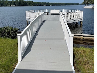 Lakepointe is on the Swift Creek Reservoir.  Resid