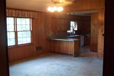 112 Faye St, Liberty, SC 29657 - photo 4