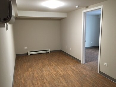 720 Crescent St unit B, Wheaton, IL 60187 - photo 3