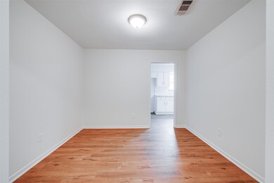 922 W Mierianne St, Houston, TX 77088 - photo 6