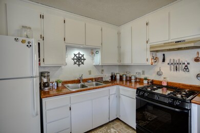 1715 Sheridan St, Redding, CA 96001 - photo 7