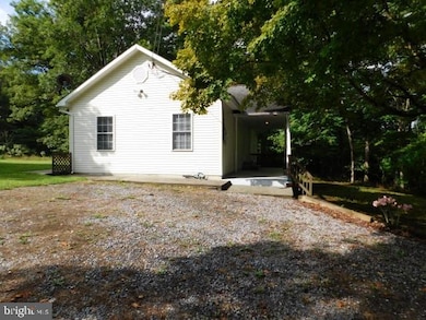 16881 Cacapon Rd, Great Cacapon, WV 25422 - photo 6