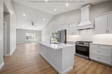 104 Lenore Cir, Fraziers Bottom, WV 25082 - photo 5