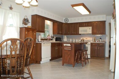 167 Kestrel Rd, Mountain Top, PA 18707 - photo 7