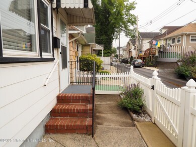 27 Center Place, Staten Island, NY 10306 - photo 4