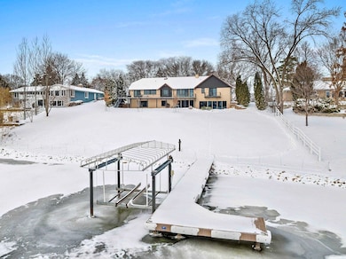 2045 Lost Dauphin Rd, de Pere, WI 54115 - photo 4