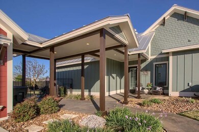 910 Hawthorn Ln, Fredericksburg, TX 78624 - photo 3