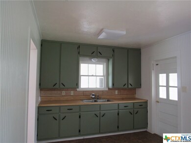 972 & 970 E Weinert, Seguin, TX 78155 - photo 5