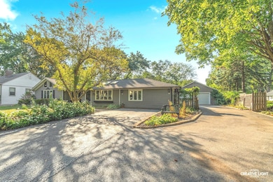 911 S 7th St, Saint Charles, IL 60174 - photo 2