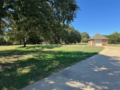 4616 Stoney Creek Ct, Granbury, TX 76049 - photo 3