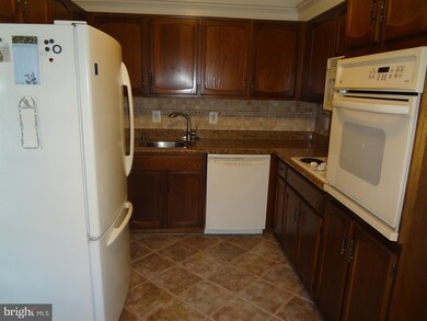 3232 Gleneagles Dr, Silver Spring, MD 20906 - photo 5