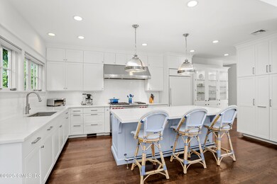 2 Bennett 23 kitchen