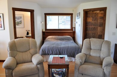 6 Living and Bed
